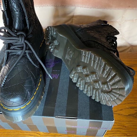 Dr Martens Wednesday Jadon Platform Black Spiderweb women’s size 7, men’s 8 NEW - Picture 5 of 10